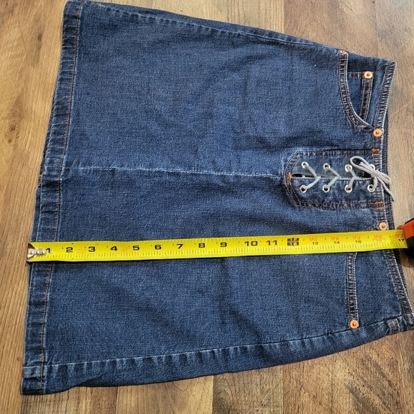 Vintage Y2K Guess Jeans Medium Wash Mini Denim Skirt W/ Lace Closure Size 16-7 - Picture 6 of 7